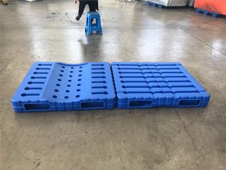 Economy Plastic Pallets angle 2