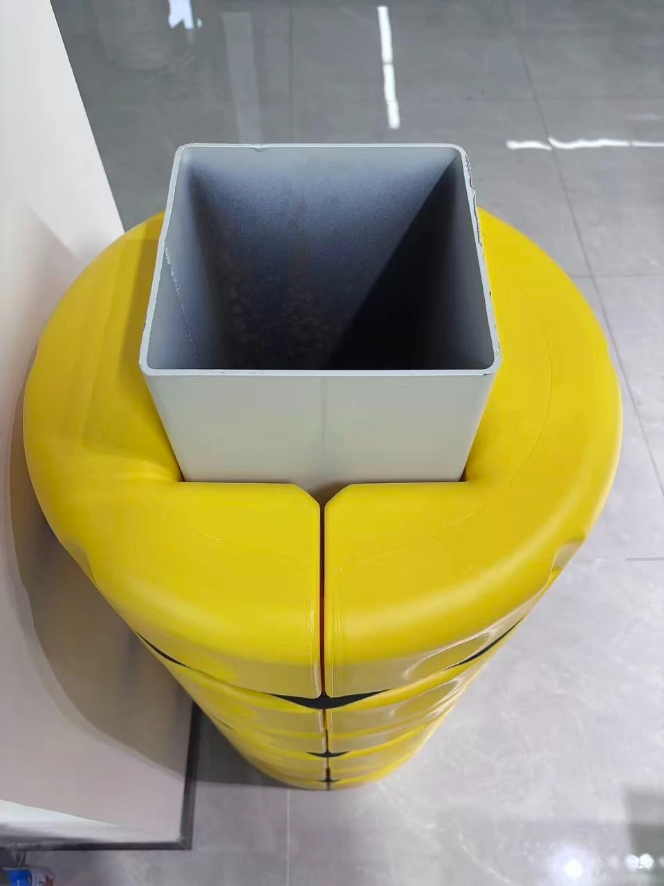 Flexible Barrier Polymer Guards Barrier Column Protector angle 3