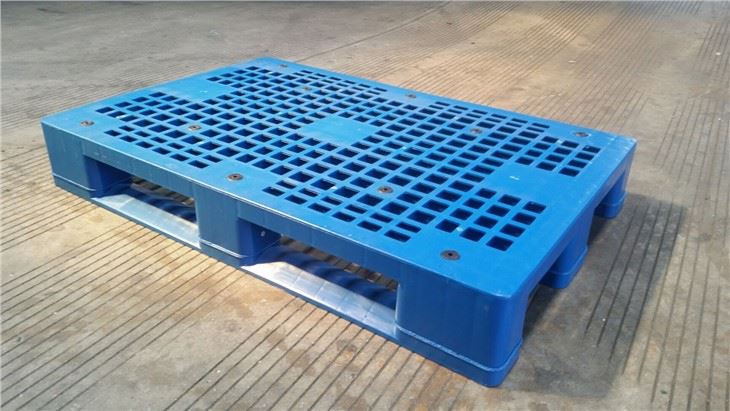 Racking Plastic Pallets angle 4